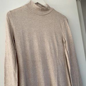 Long dress with long sleeves